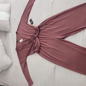 Express Burgundy Jumpsuit One-Piece Women’s XS Stretch 3/4 Sleeve V-Nec